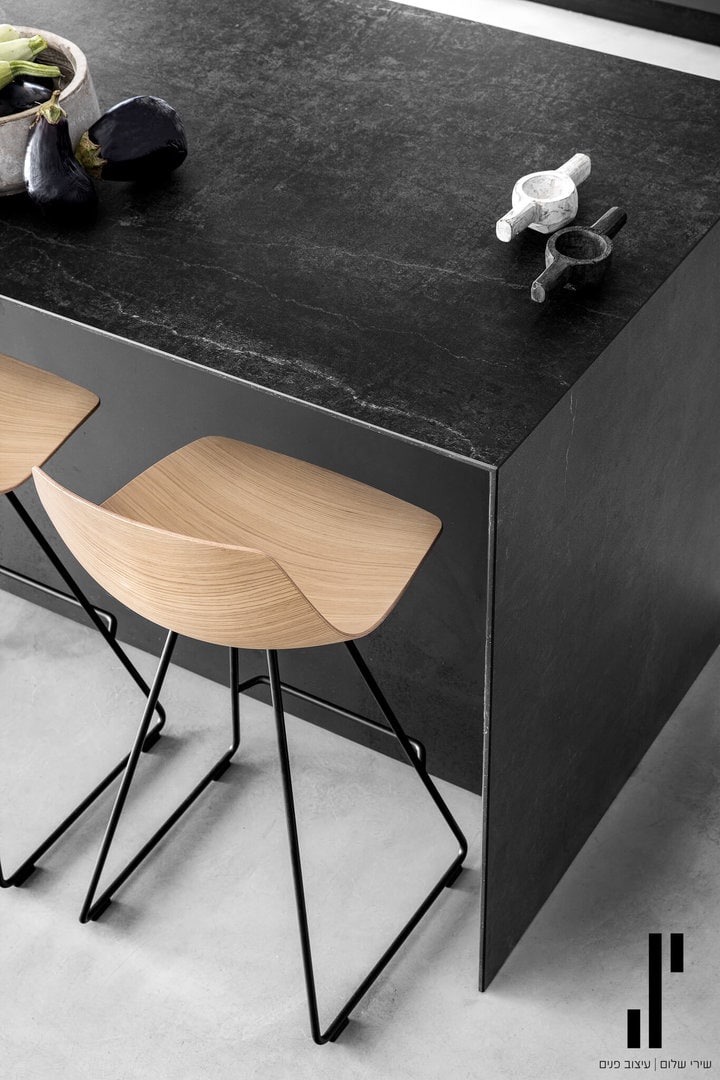 עיצוב שולחן וכסאות